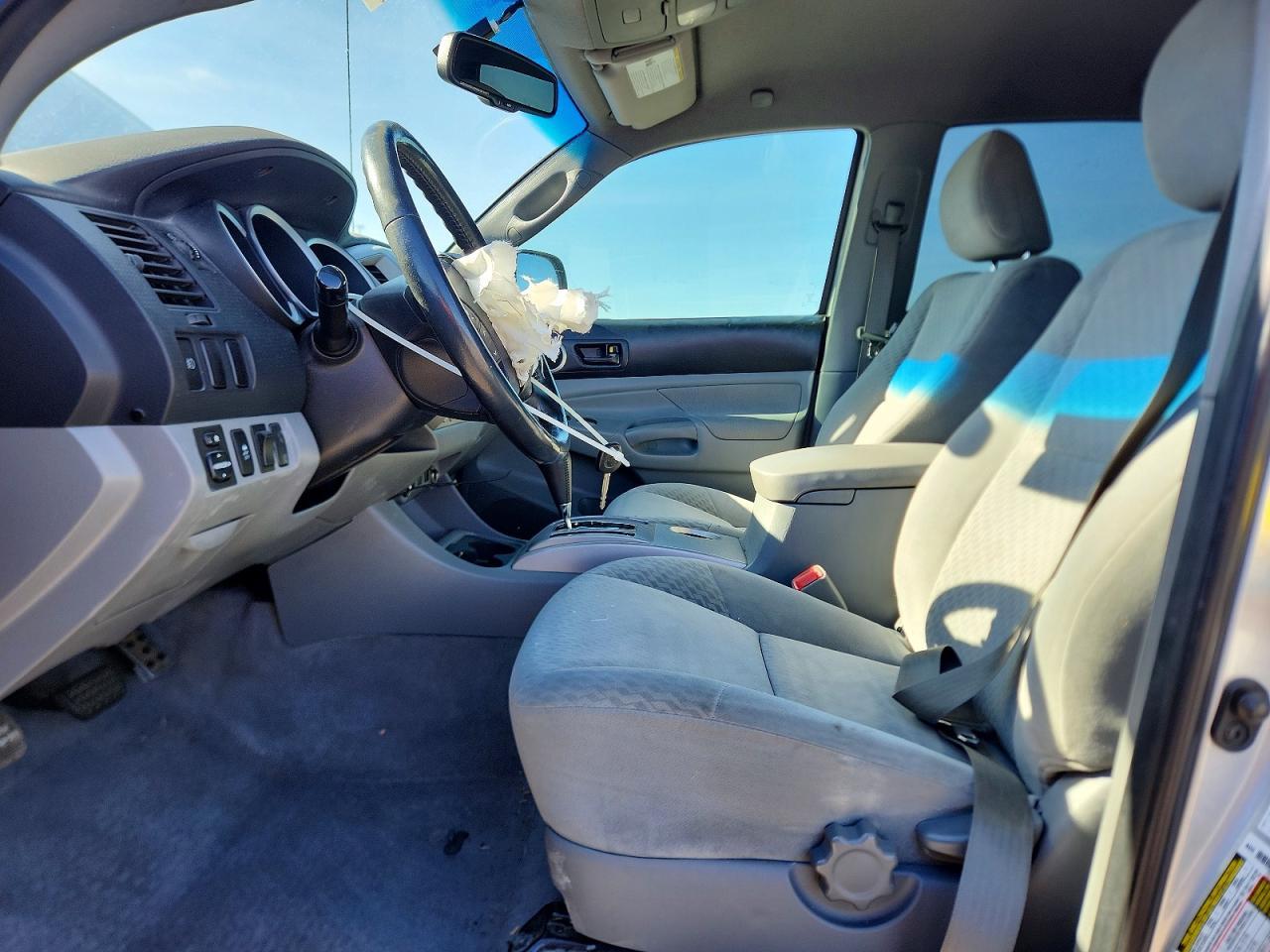 2011 TOYOTA TACOMA