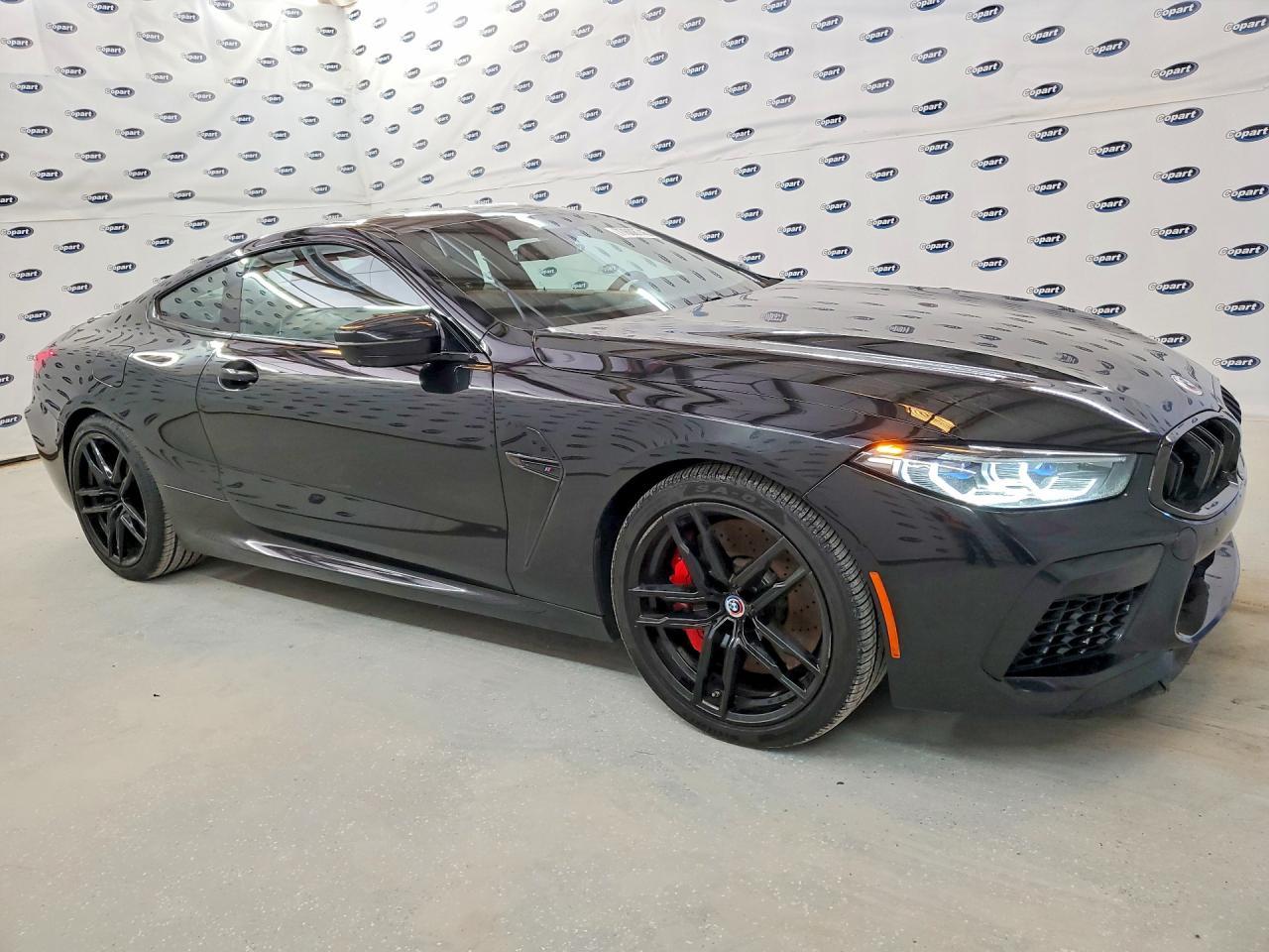 2023 BMW M8