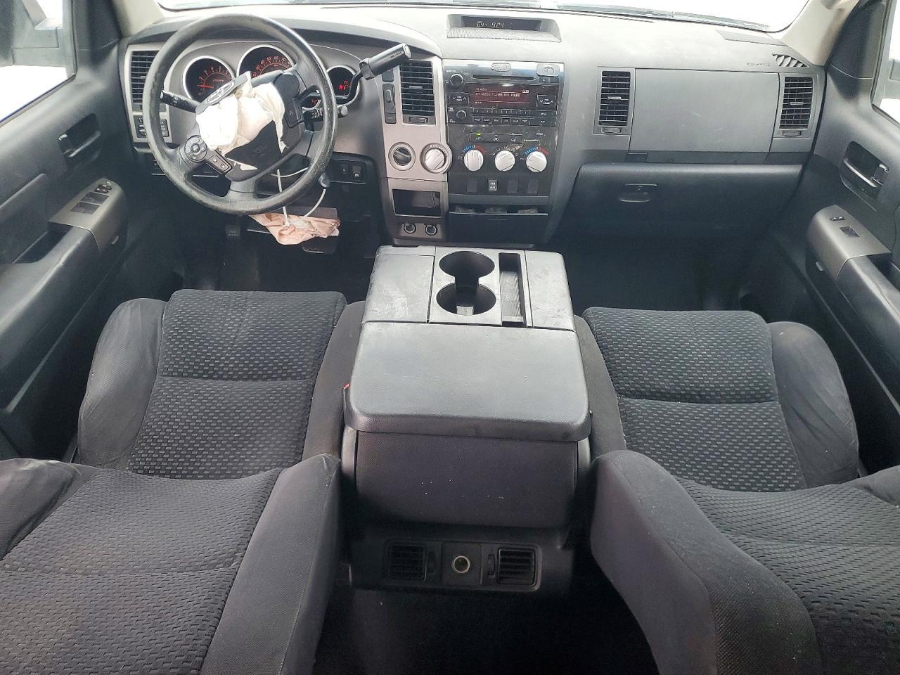 2011 TOYOTA TUNDRA