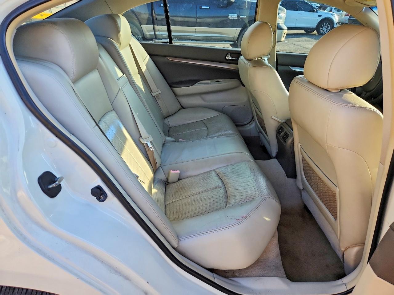 2012 INFINITI G37