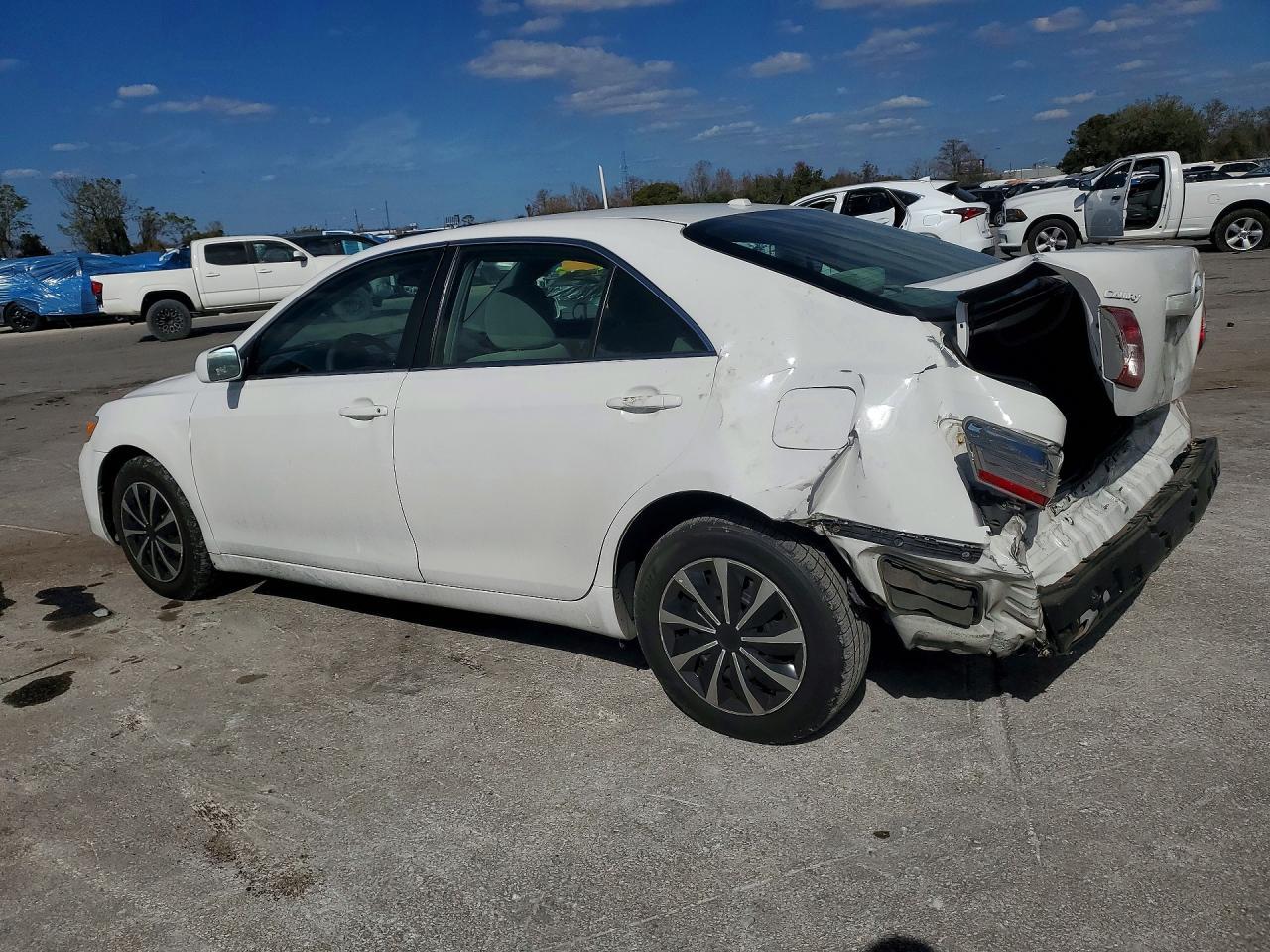 2011 TOYOTA CAMRY
