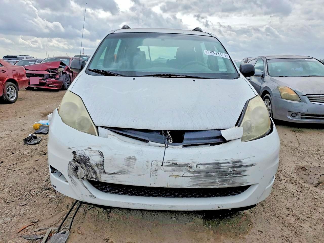 2009 TOYOTA SIENNA