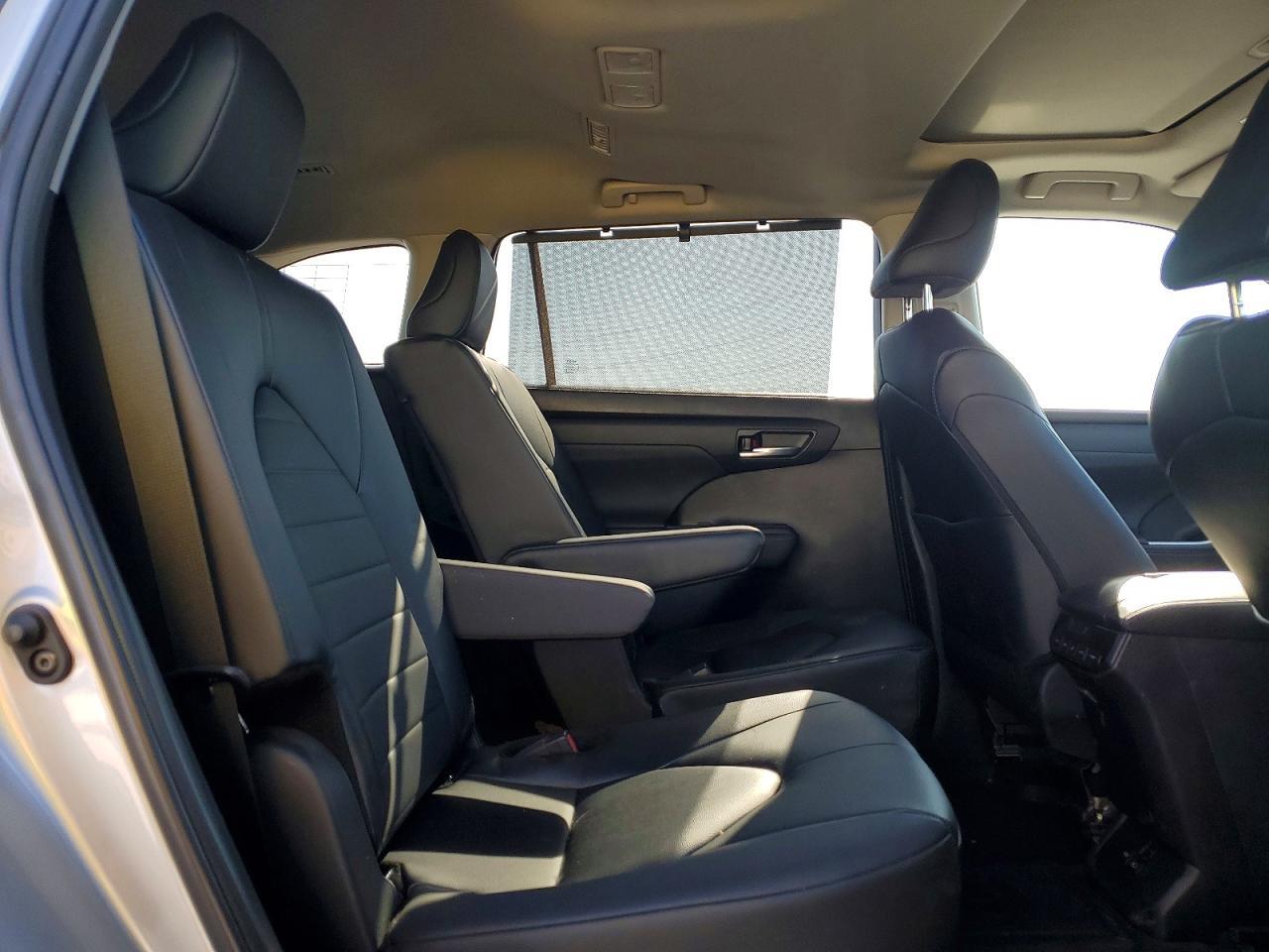 2024 TOYOTA HIGHLANDER