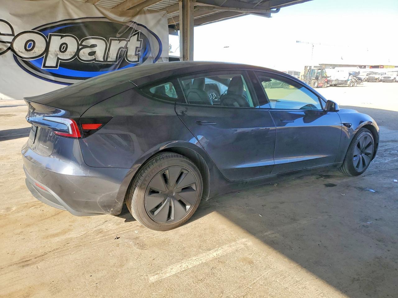 2024 TESLA MODEL 3