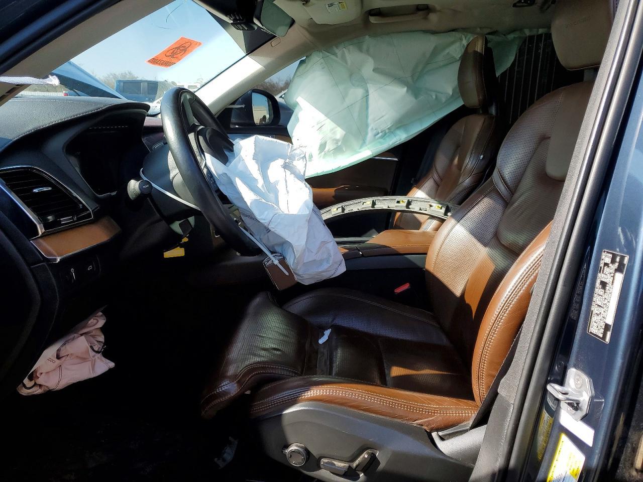 2018 VOLVO XC90