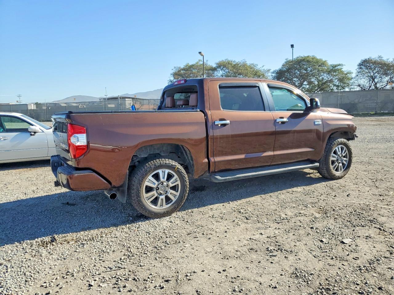 2016 TOYOTA TUNDRA