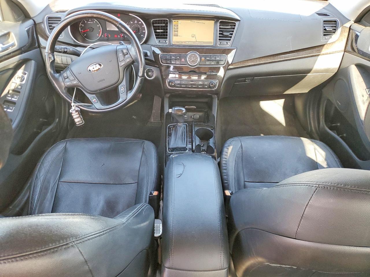 2015 KIA Cadenza