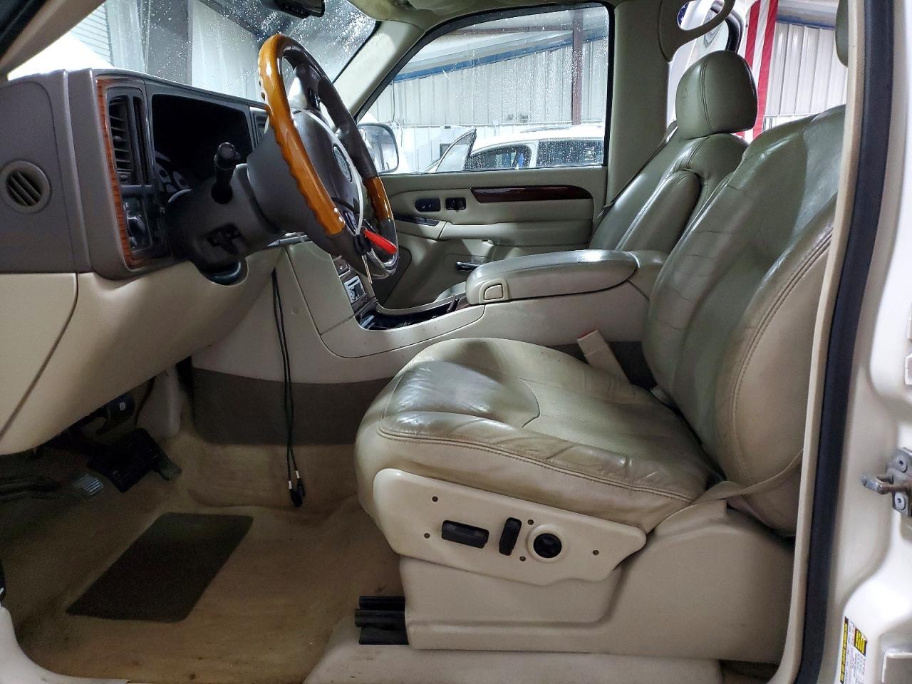 2004 CADILLAC ESCALADE
