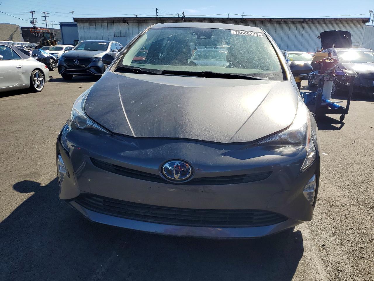 2016 TOYOTA PRIUS