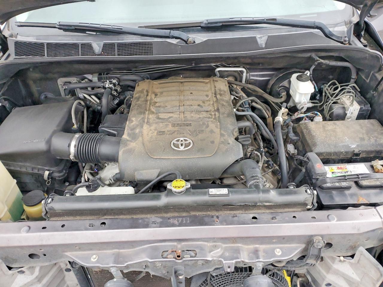 2013 TOYOTA Sequoia