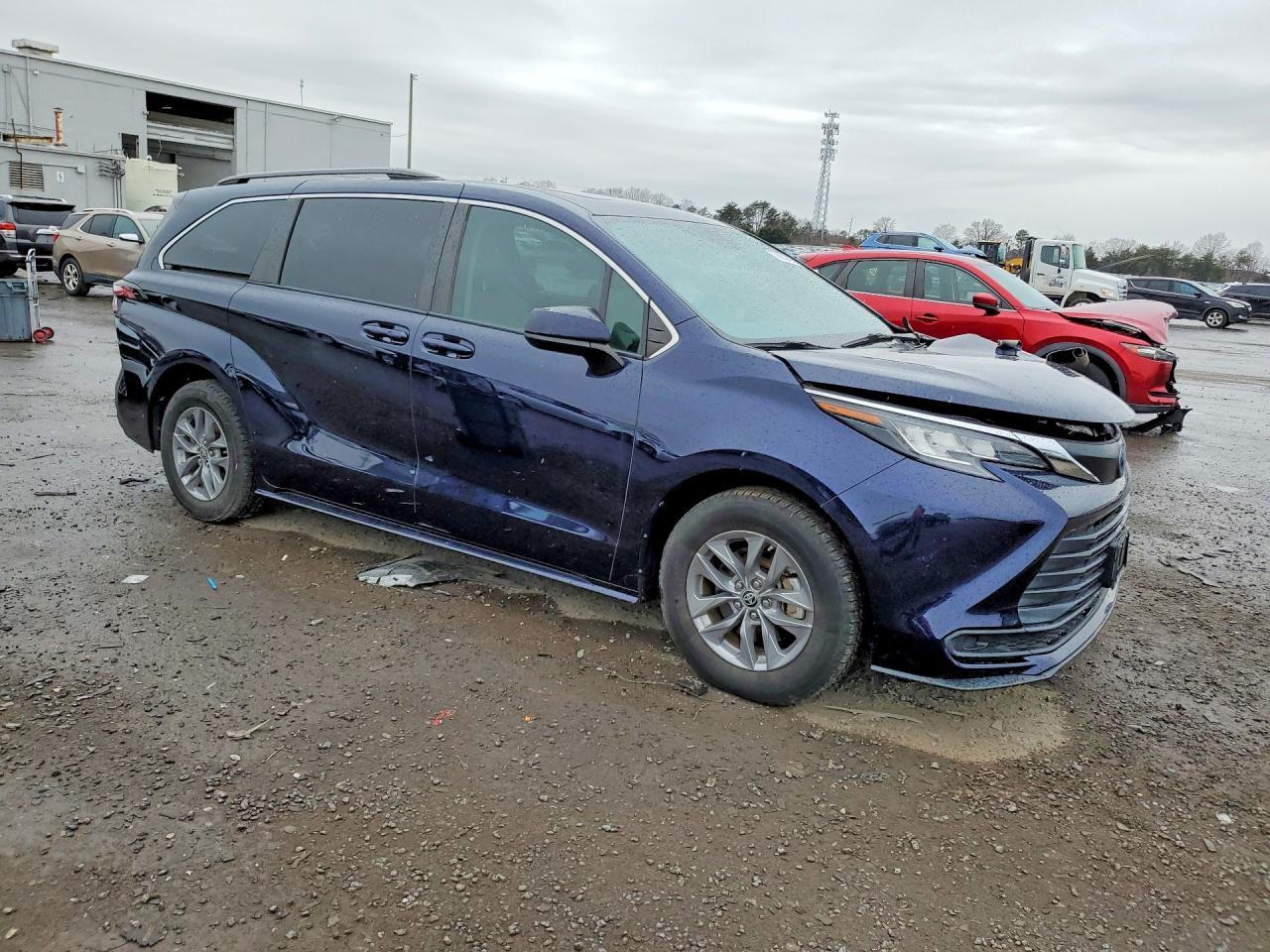 2022 TOYOTA SIENNA