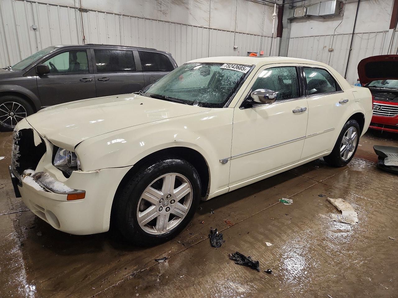 2005 CHRYSLER 300