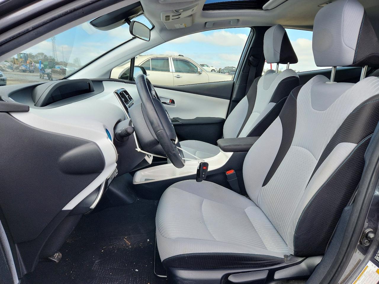 2016 TOYOTA PRIUS