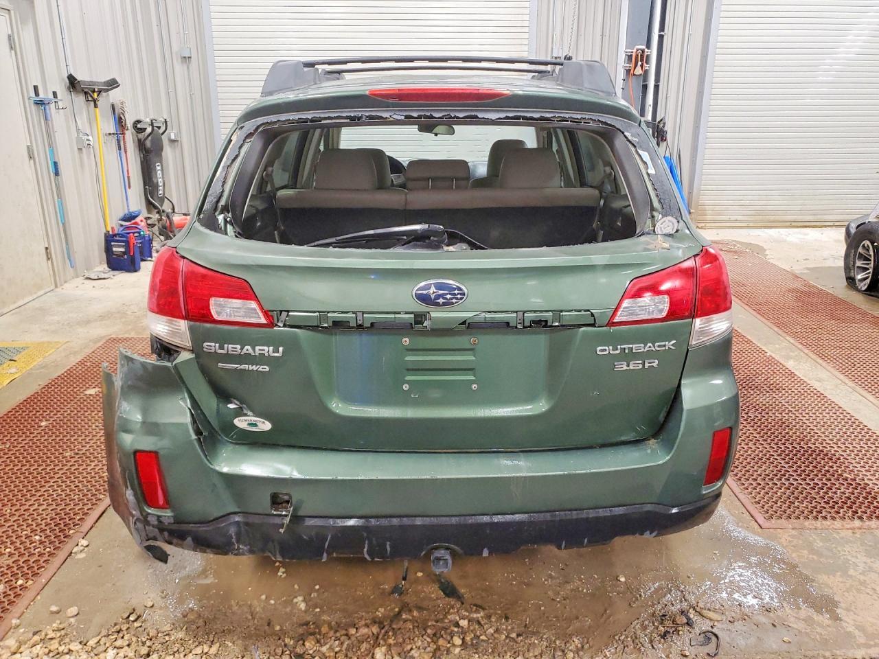 2010 SUBARU Outback
