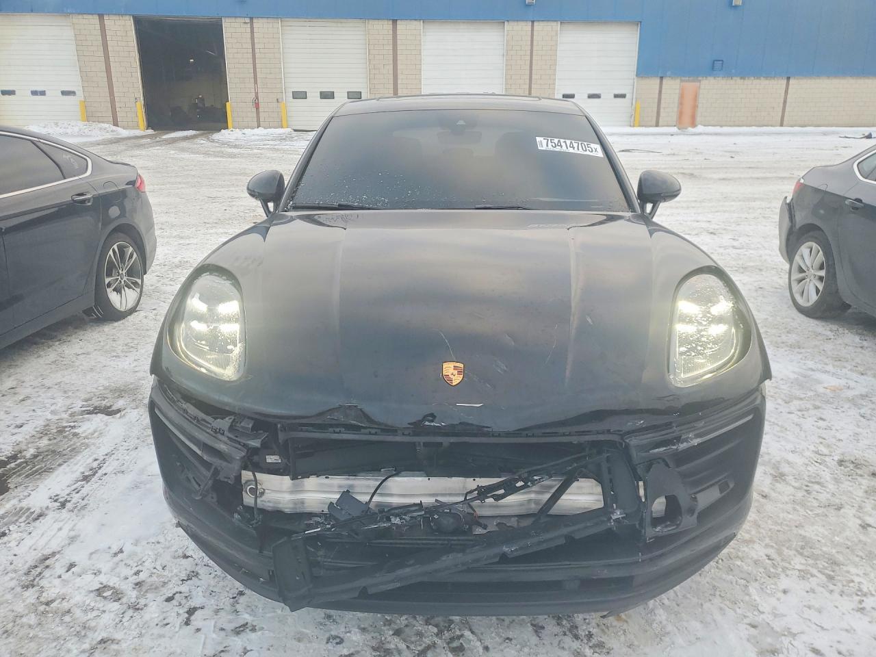 2025 PORSCHE Macan