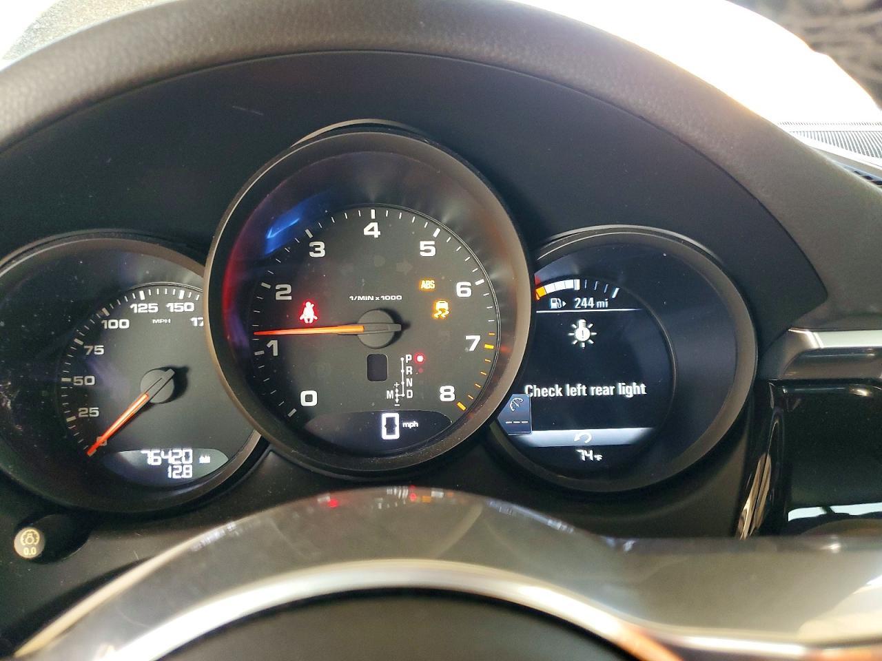 2019 PORSCHE Macan