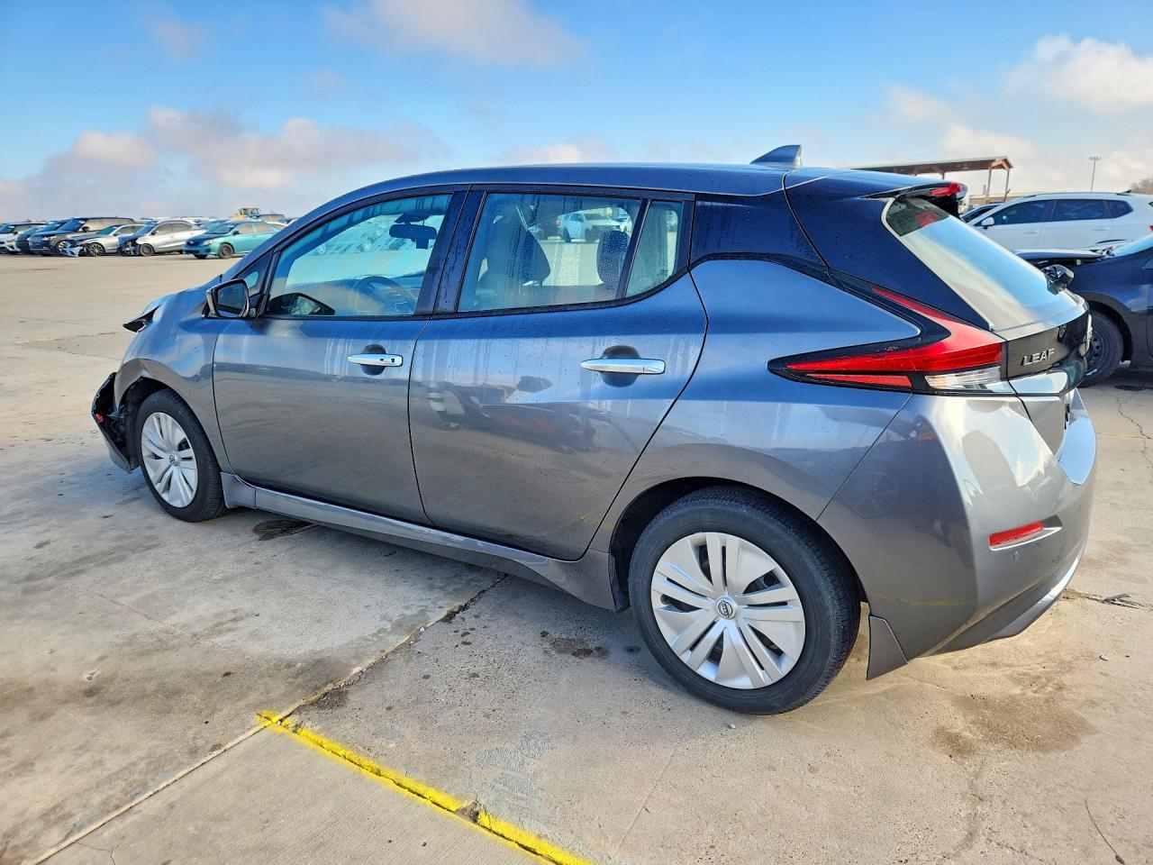 2023 NISSAN LEAF