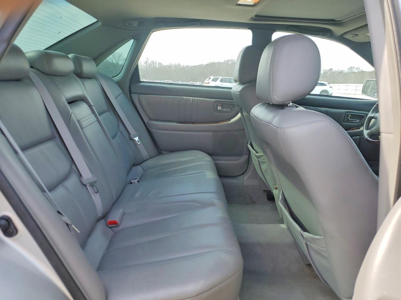 2003 TOYOTA Avalon
