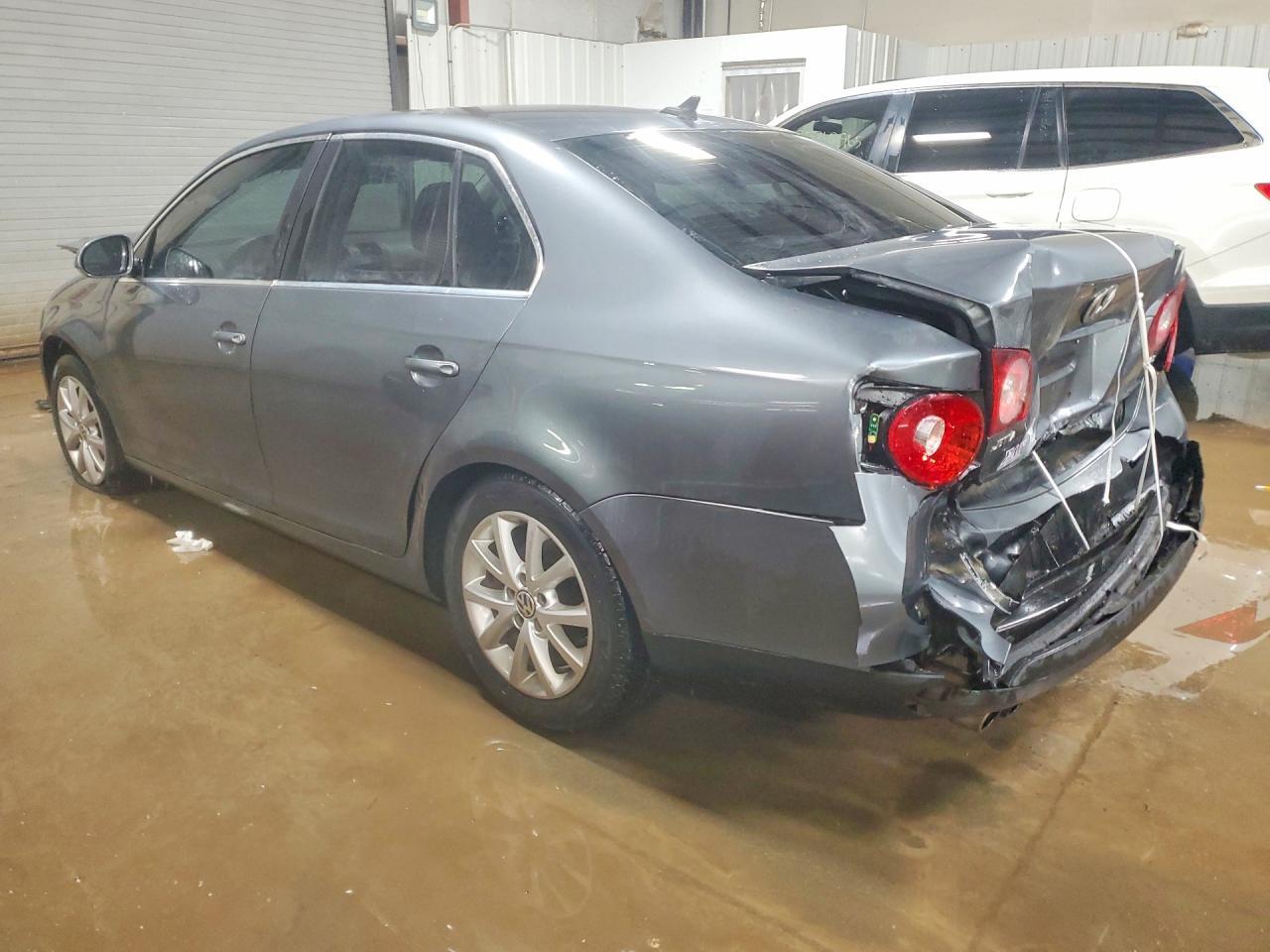 2010 VOLKSWAGEN JETTA