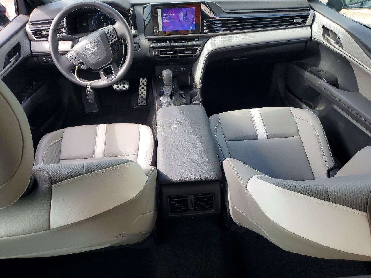 2025 TOYOTA CAMRY