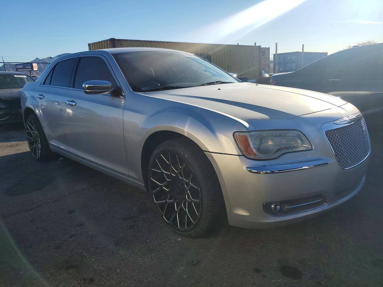 2011 CHRYSLER 300
