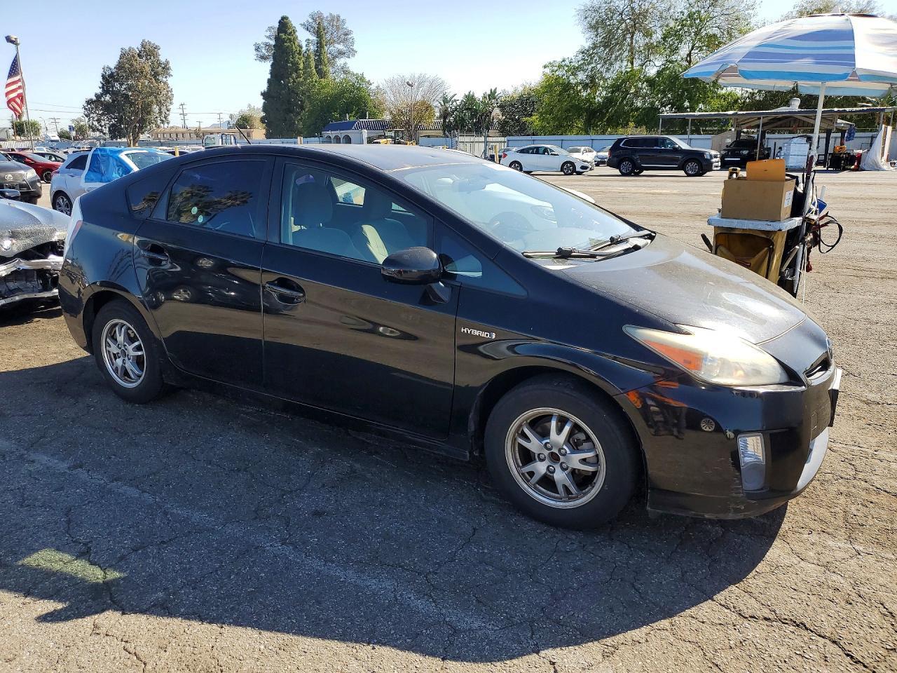 2011 TOYOTA PRIUS