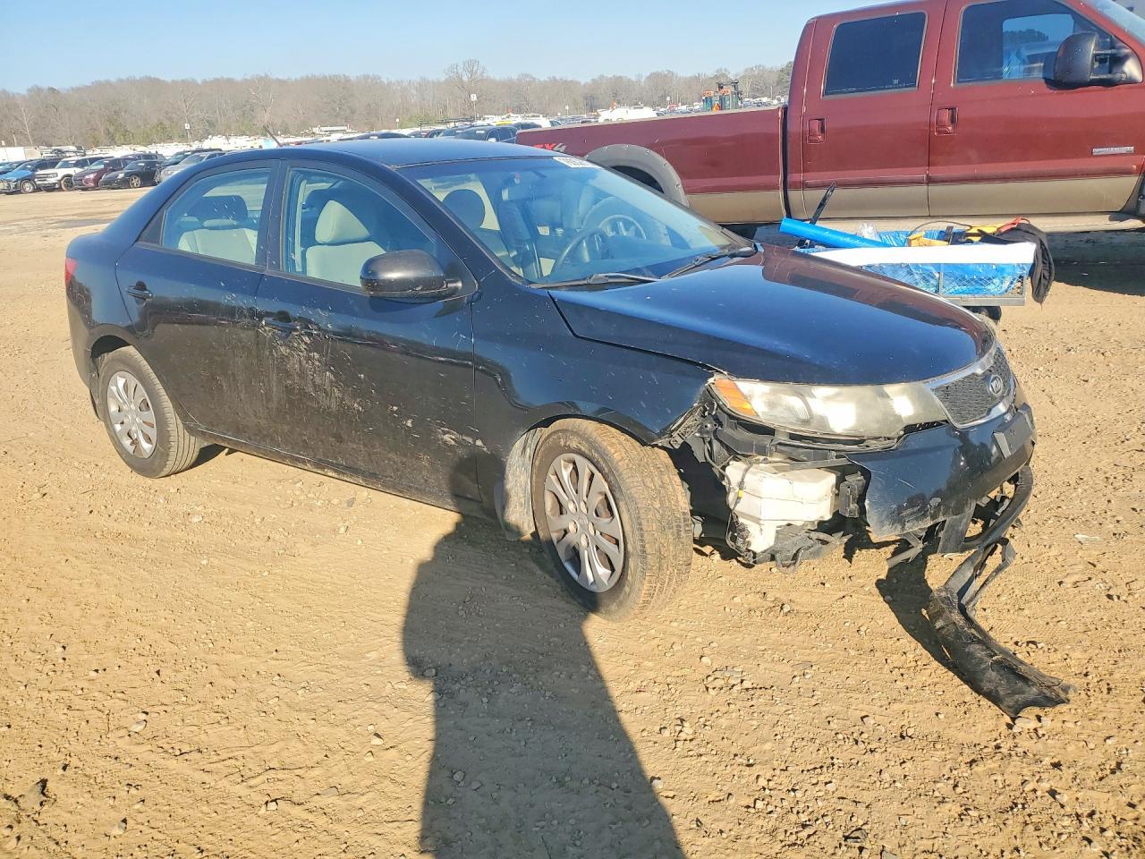 2013 KIA FORTE