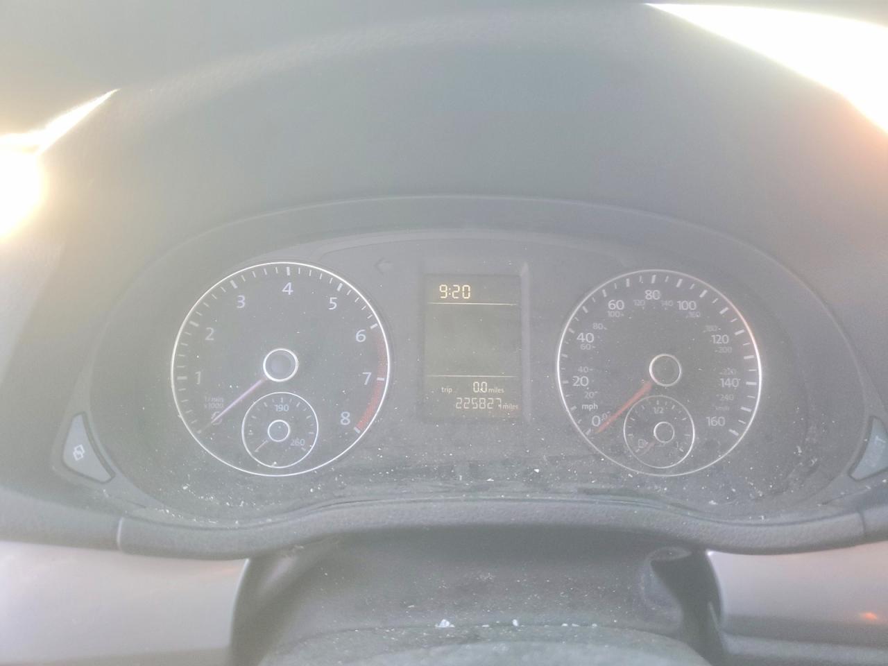 2012 VOLKSWAGEN Passat