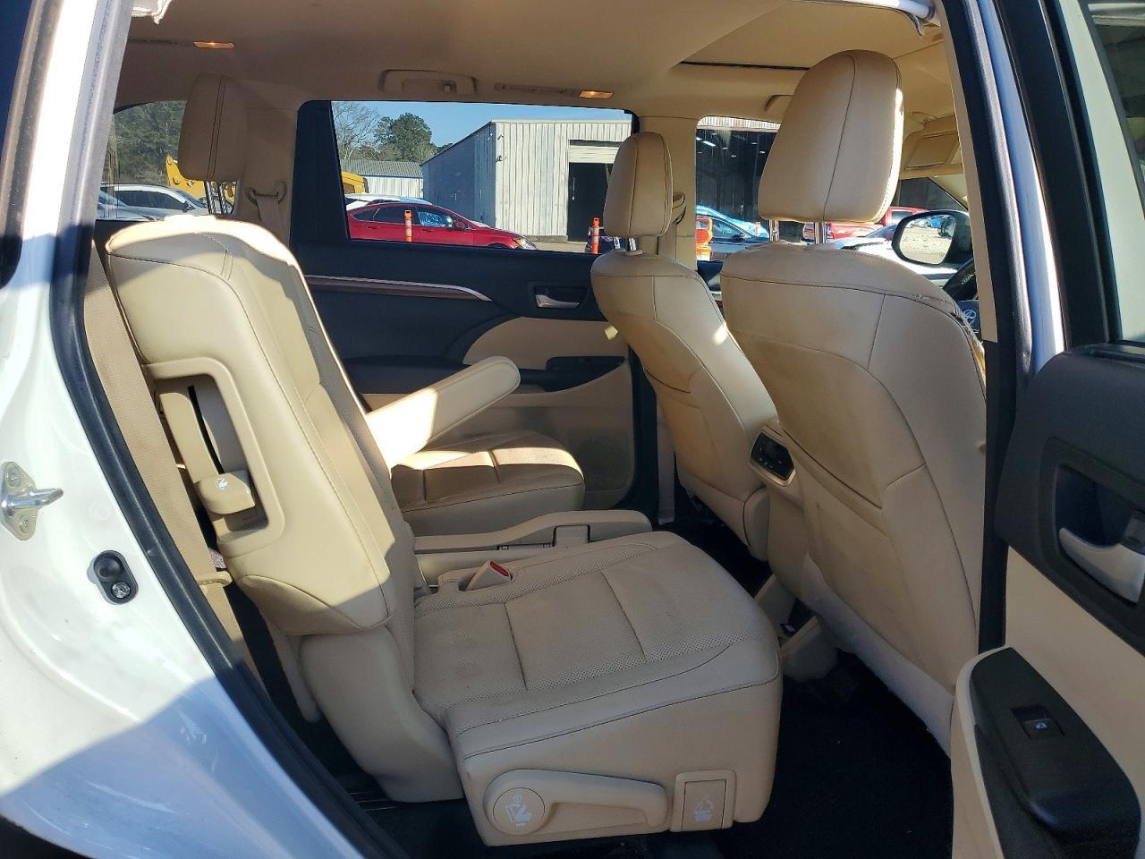 2017 TOYOTA HIGHLANDER