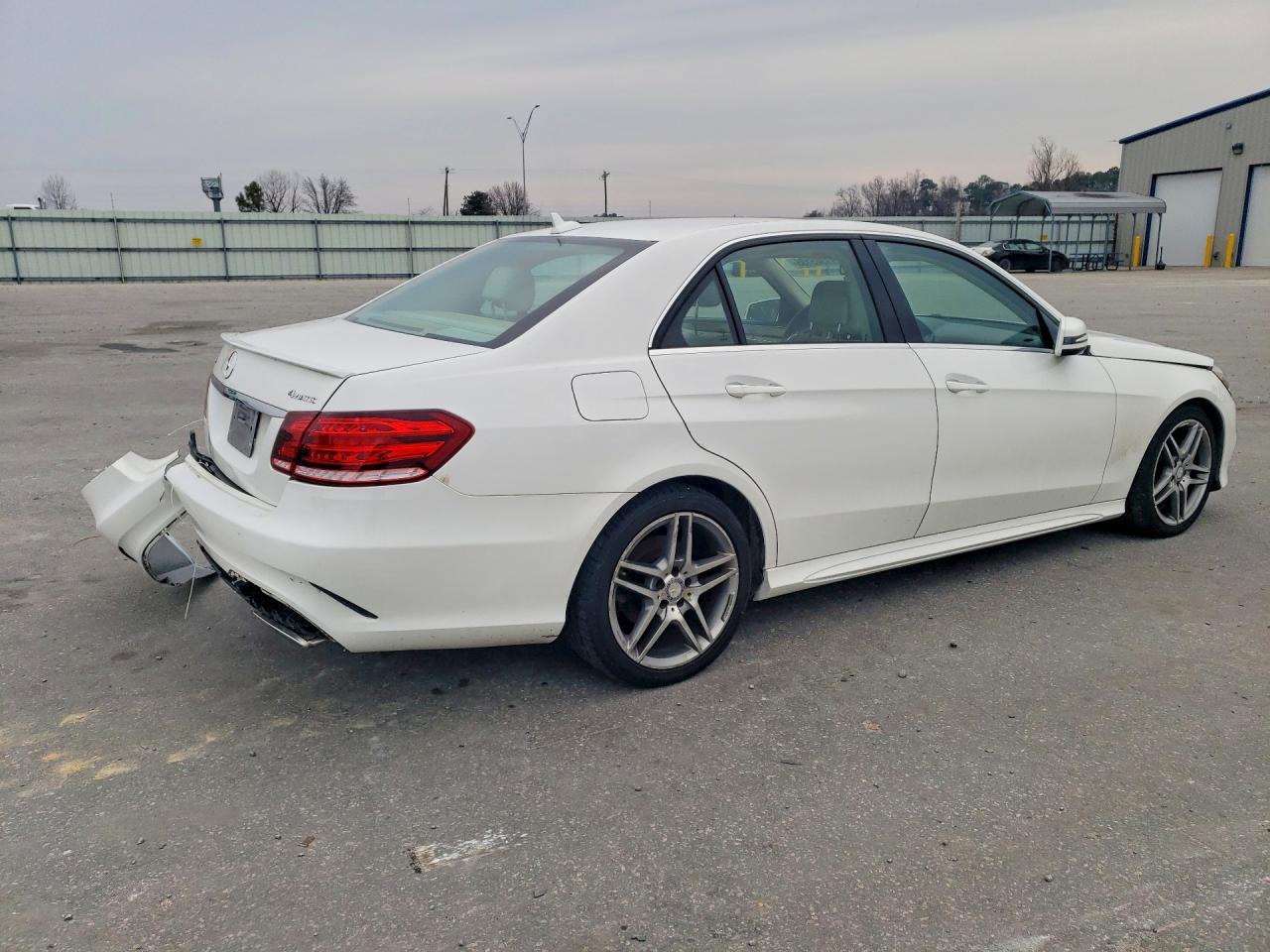 2016 MERCEDES-BENZ E-Class
