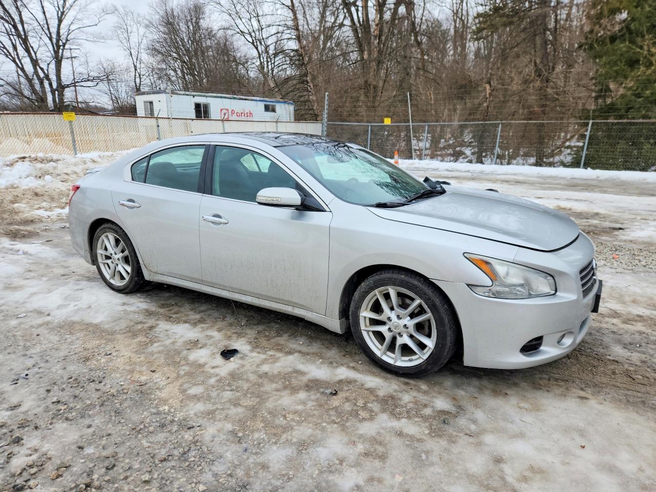 2011 NISSAN Maxima
