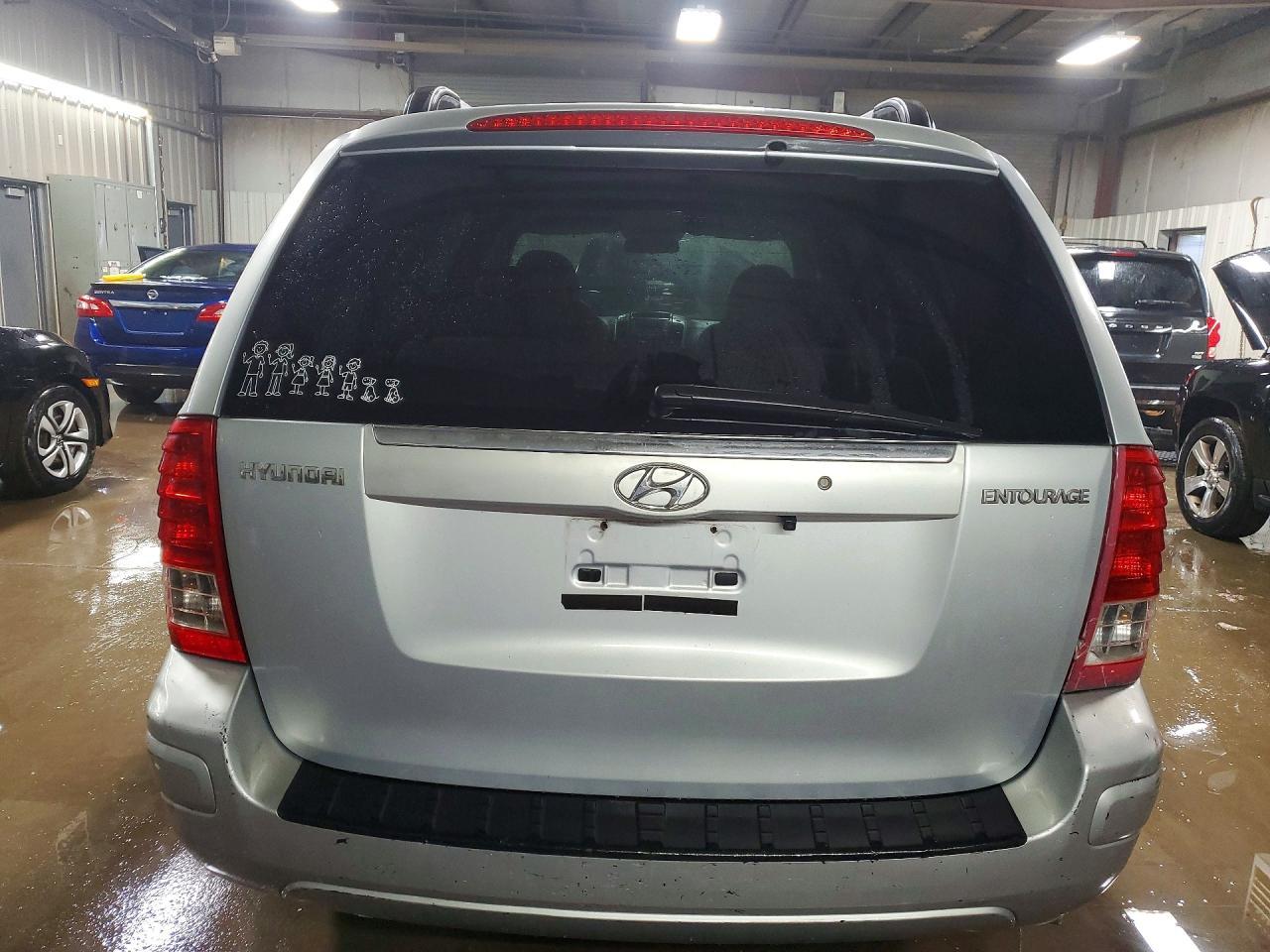 2007 HYUNDAI Entourage
