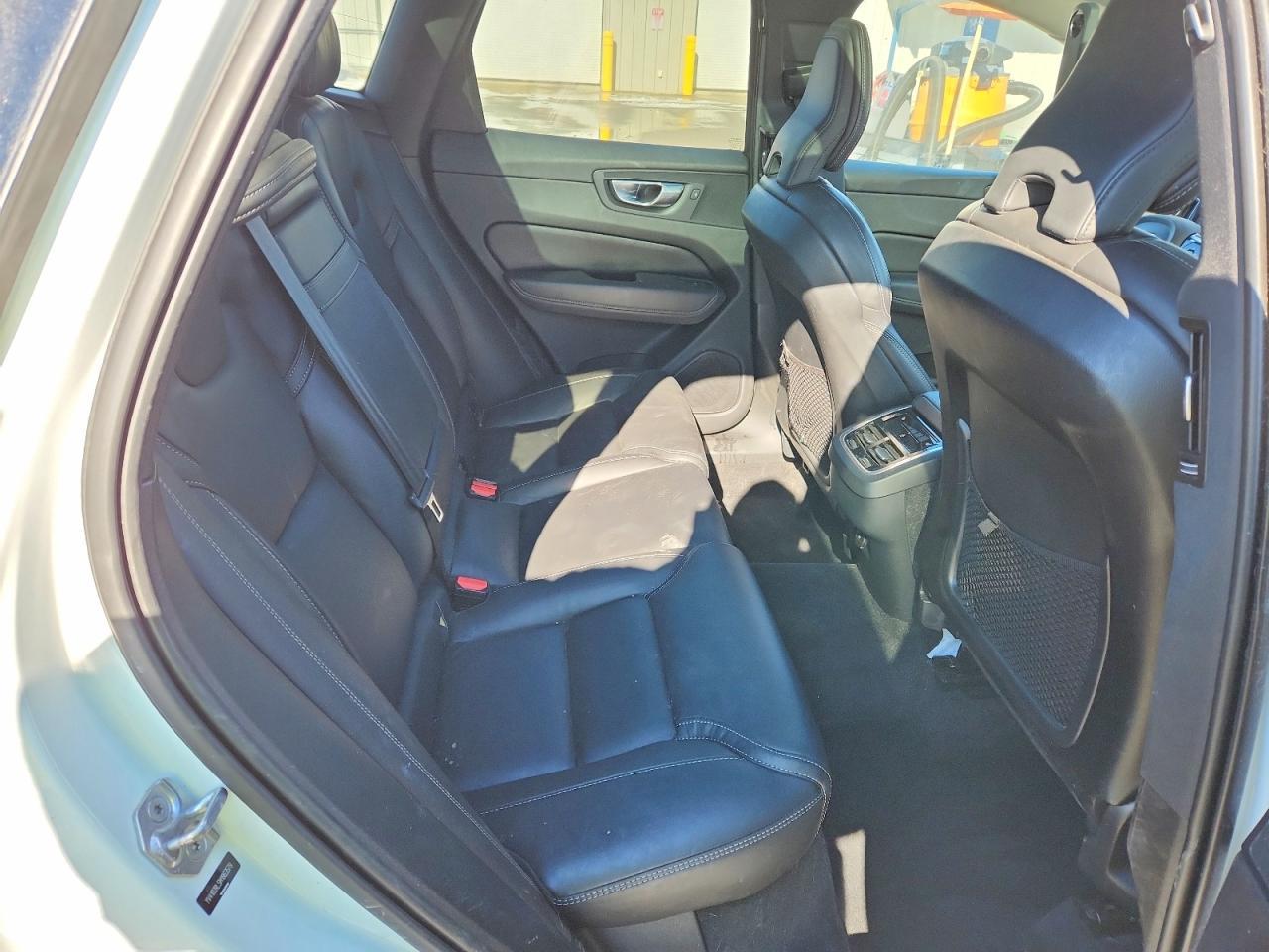 2021 VOLVO XC60