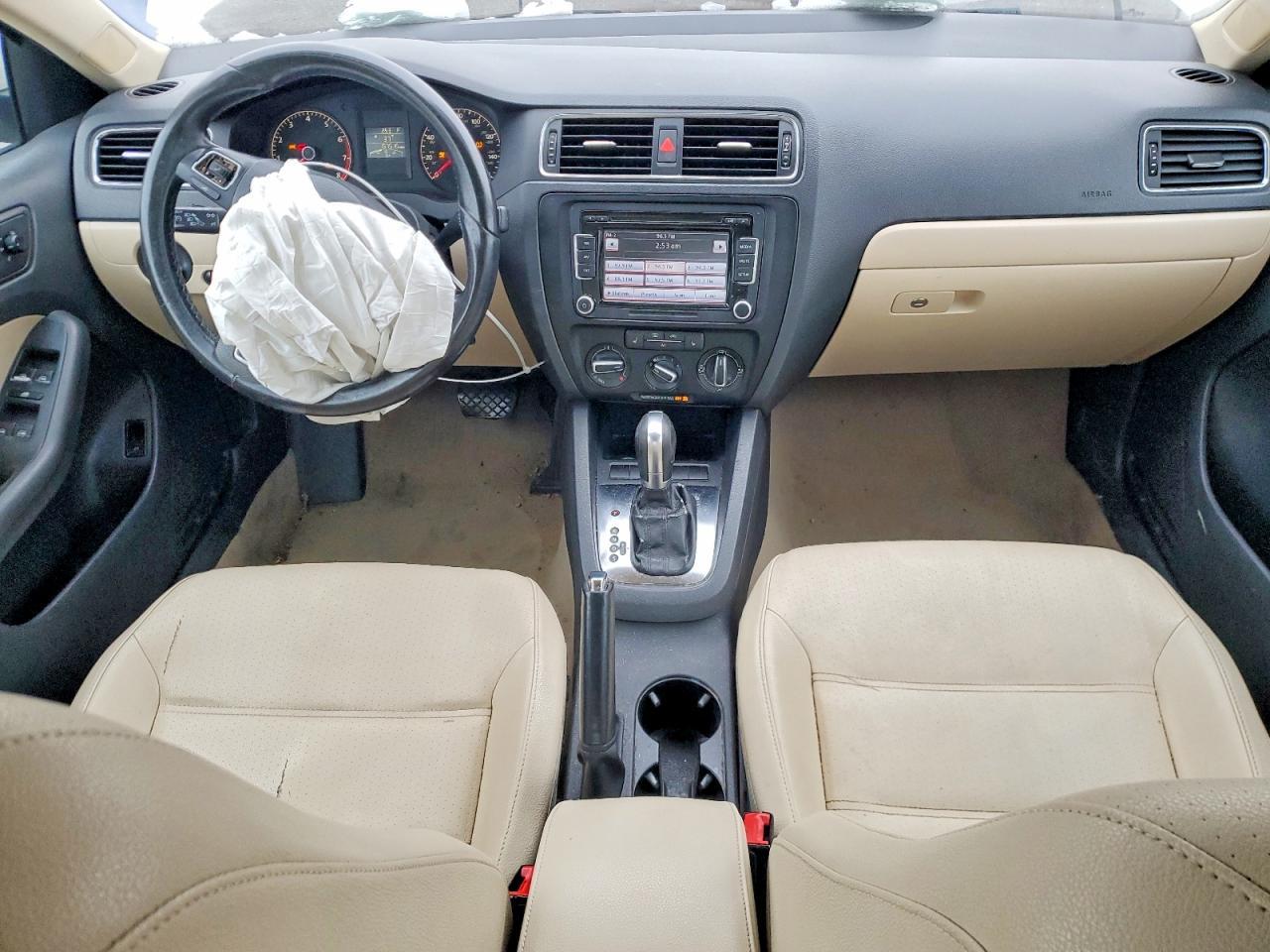 2011 VOLKSWAGEN JETTA