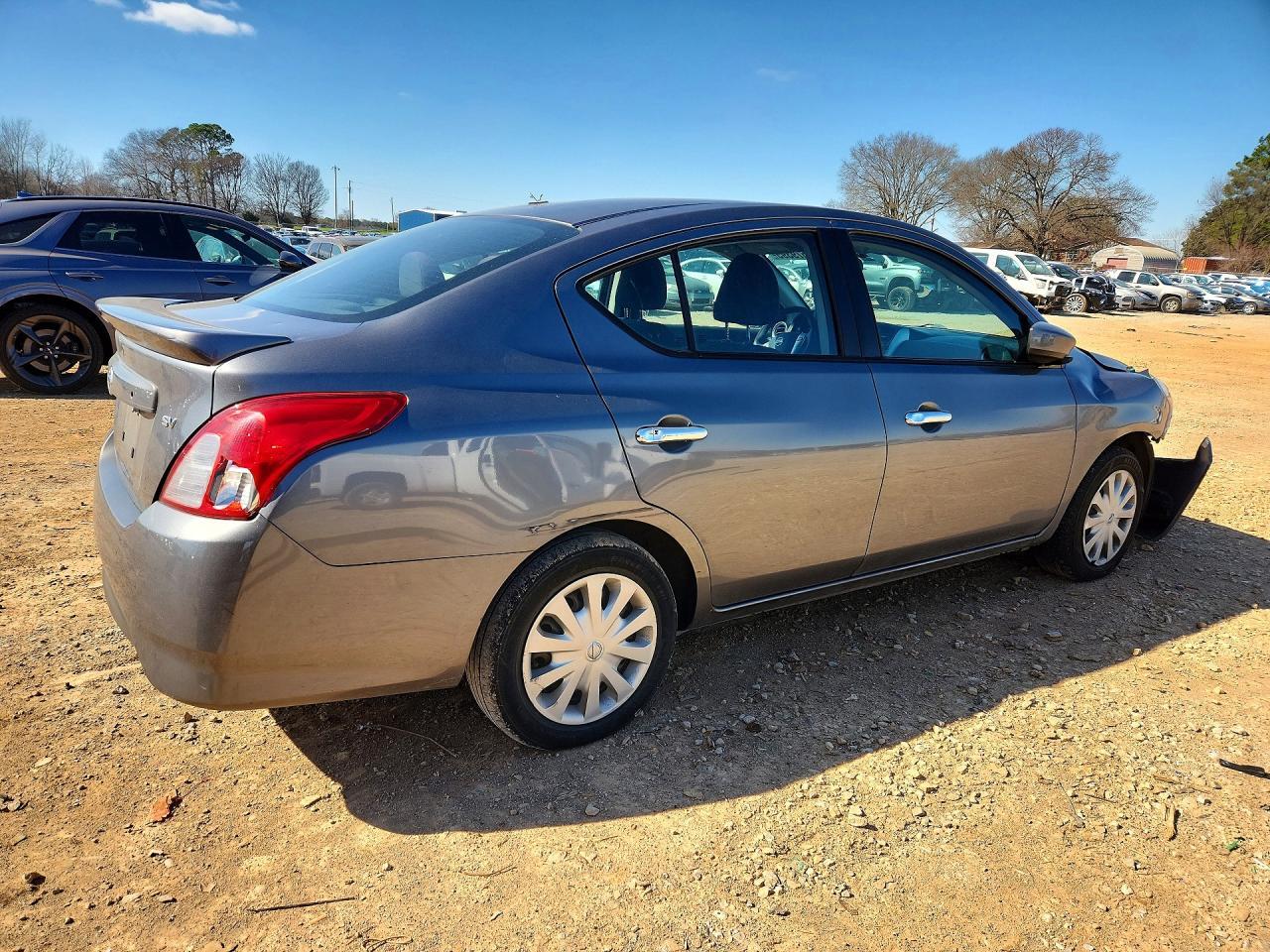 2018 NISSAN VERSA