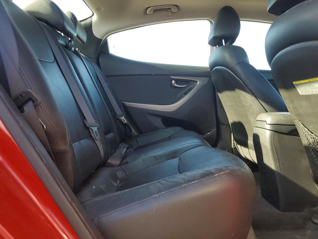 2012 HYUNDAI ELANTRA