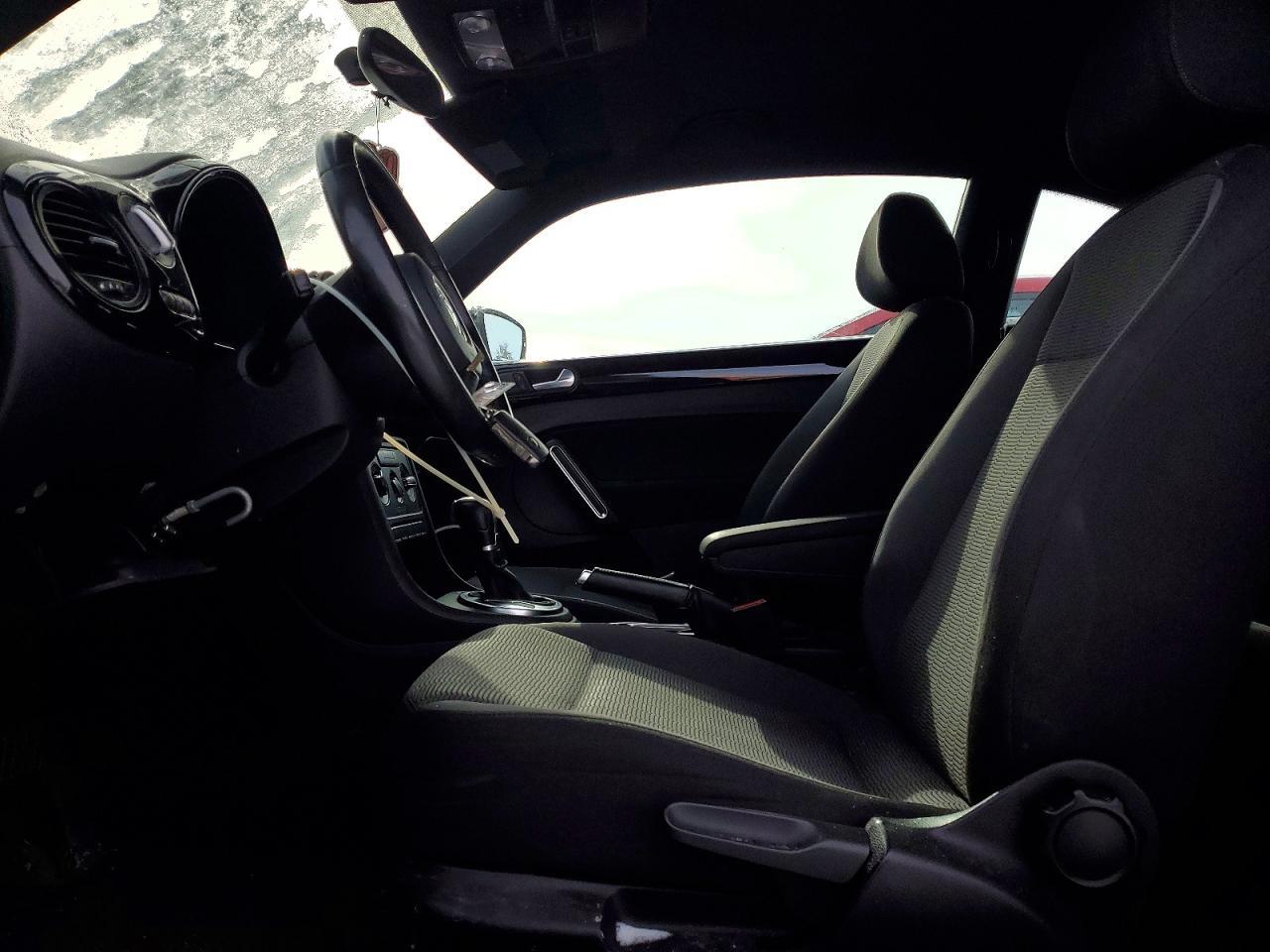 2012 VOLKSWAGEN Beetle