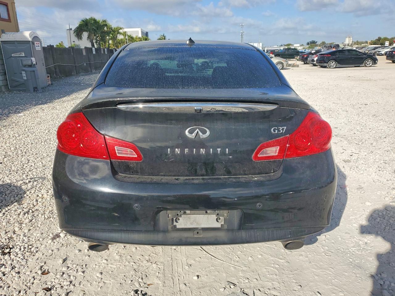 2012 INFINITI G37