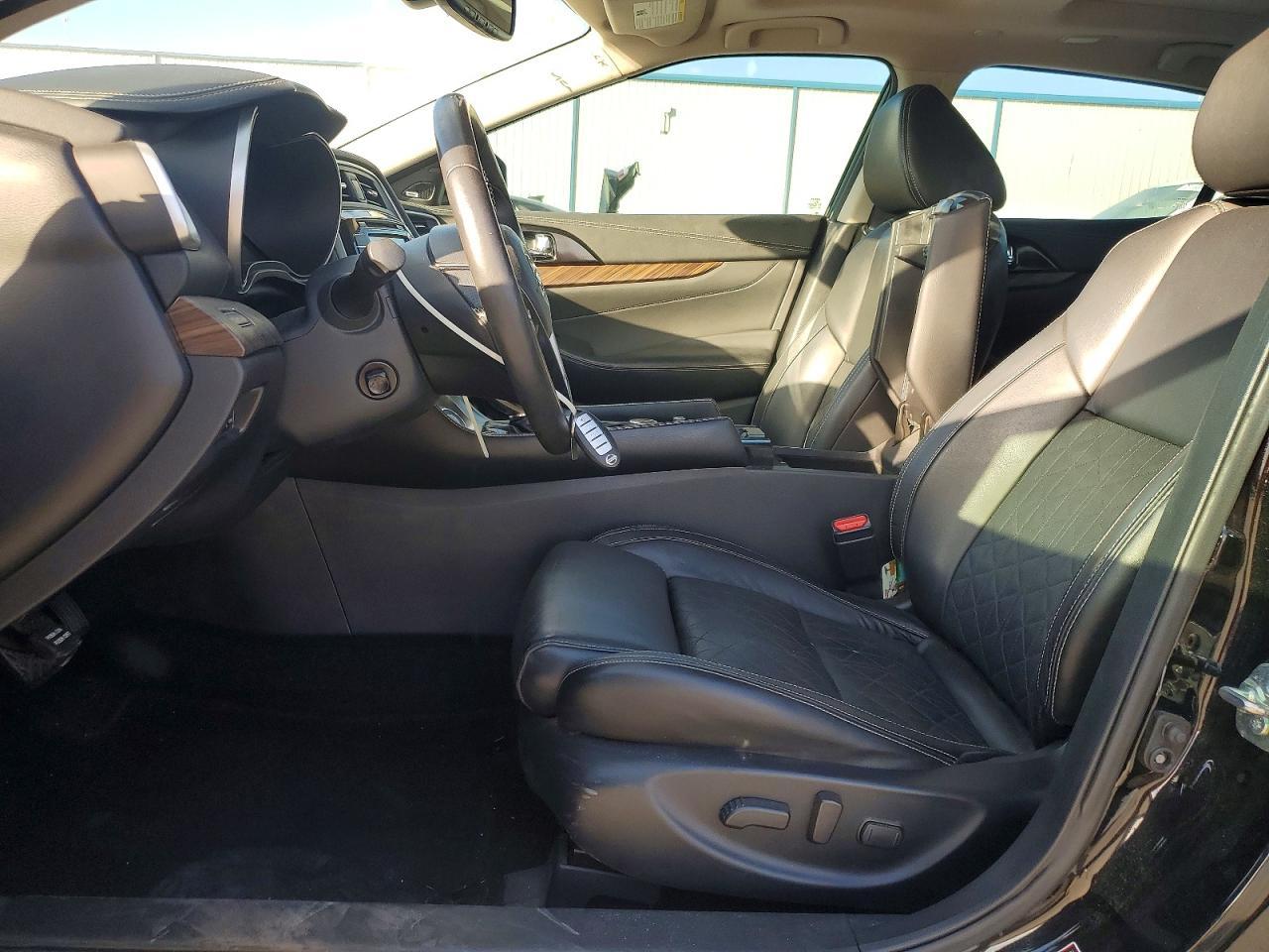 2017 NISSAN Maxima