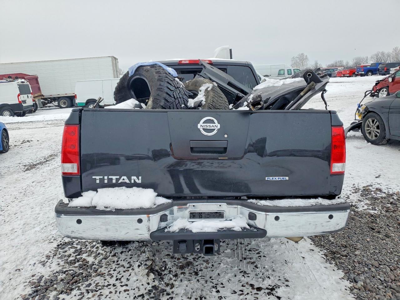 2011 NISSAN Titan