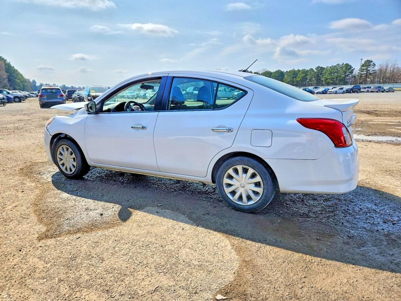2018 NISSAN VERSA