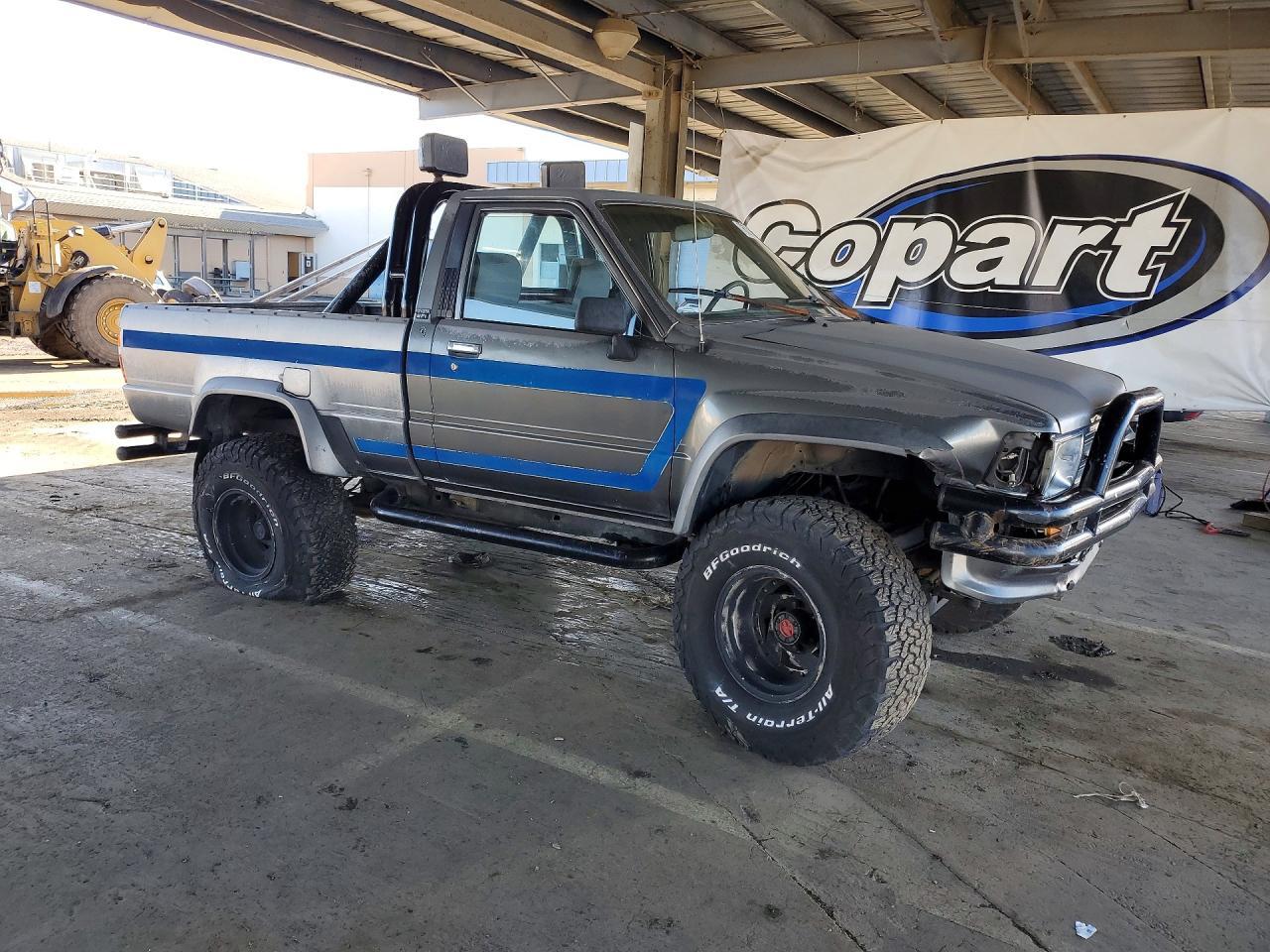 1988 TOYOTA Pickup