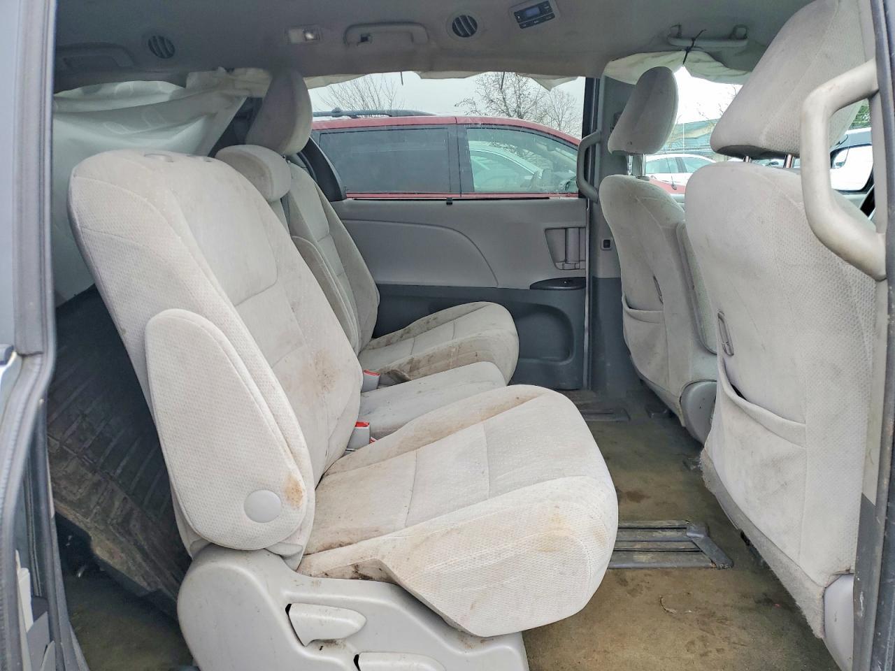 2016 TOYOTA SIENNA