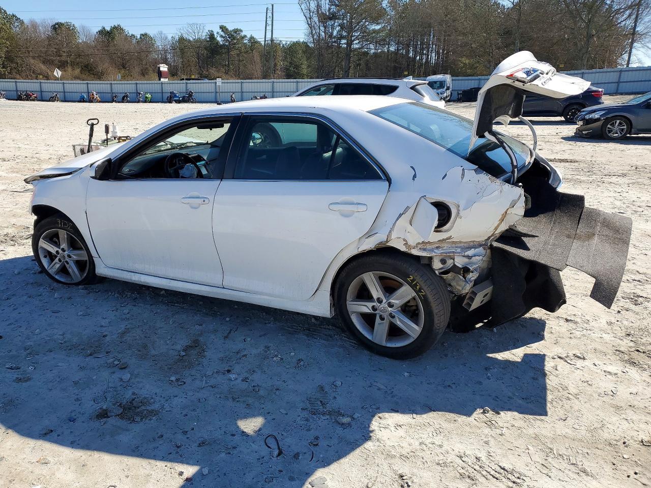 2014 TOYOTA CAMRY