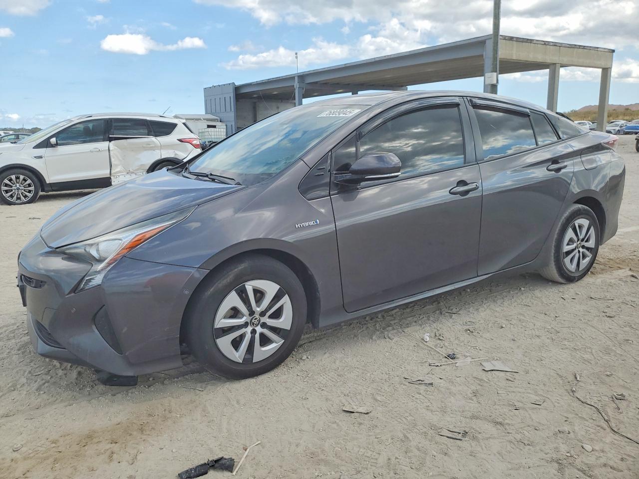 2016 TOYOTA PRIUS