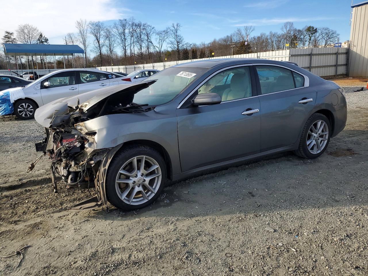 2014 NISSAN Maxima