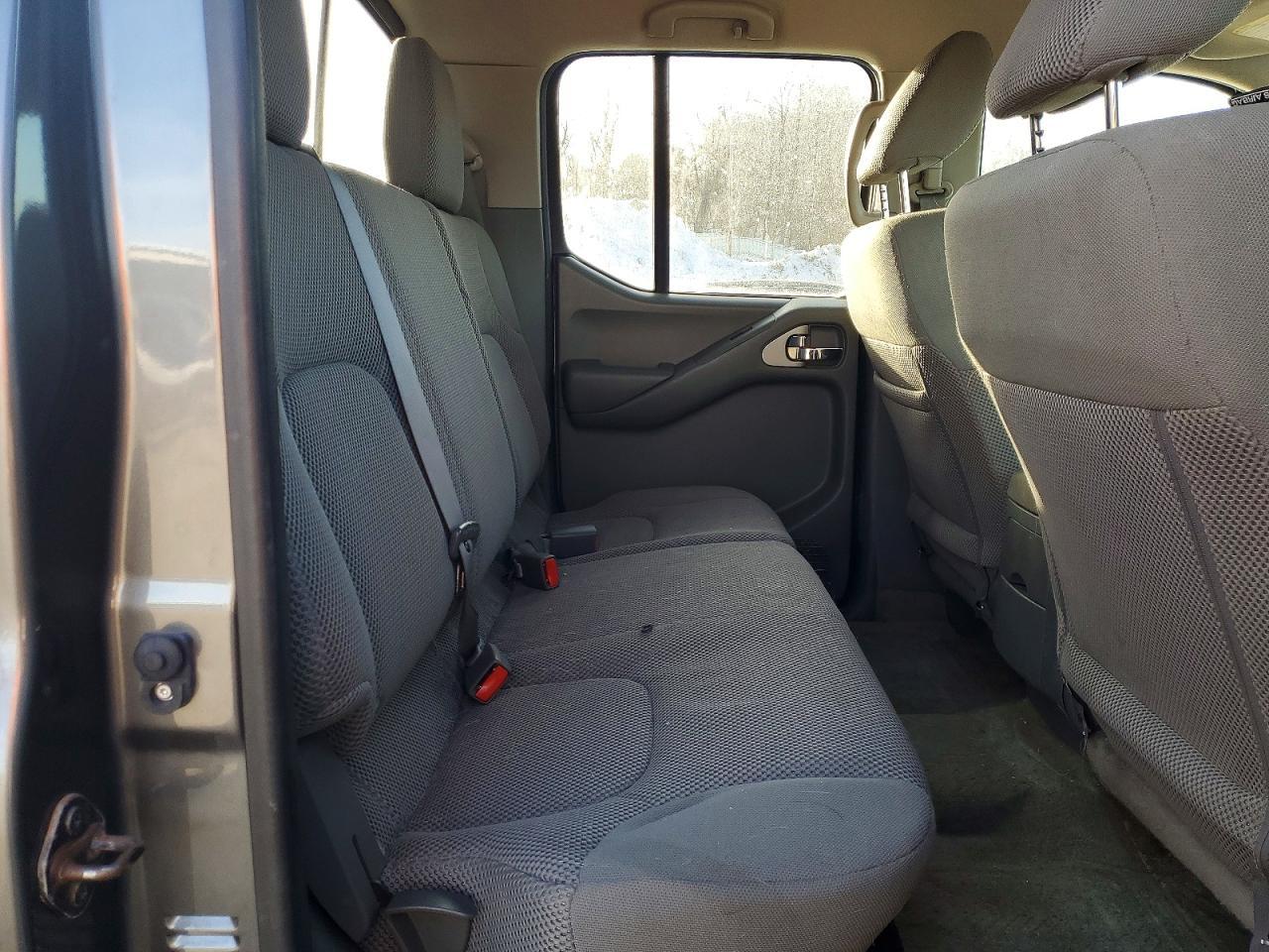 2016 NISSAN Frontier