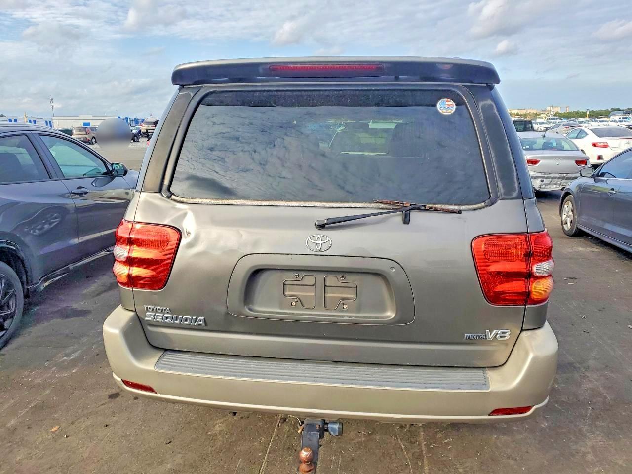 2004 TOYOTA Sequoia