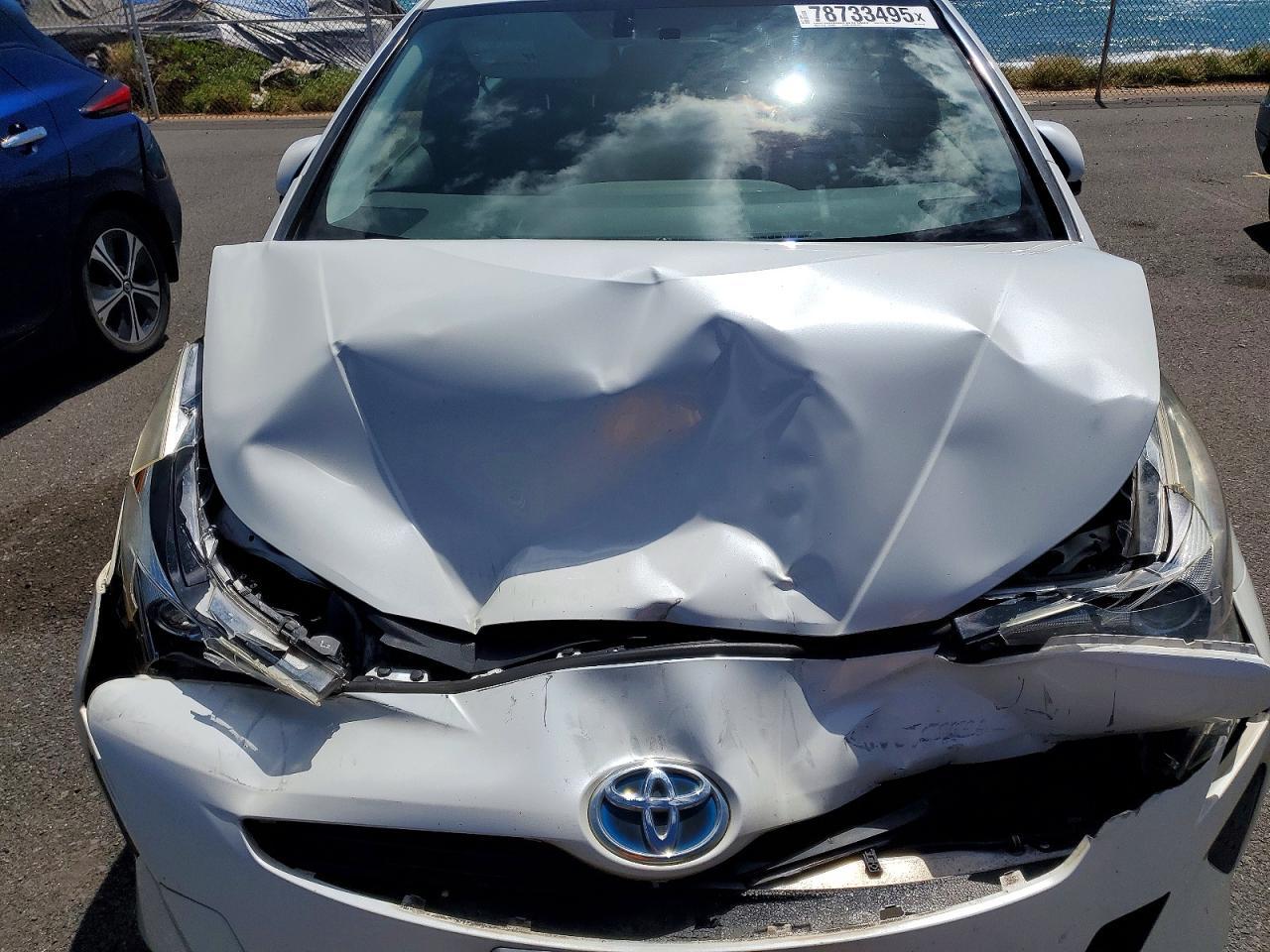 2016 TOYOTA PRIUS