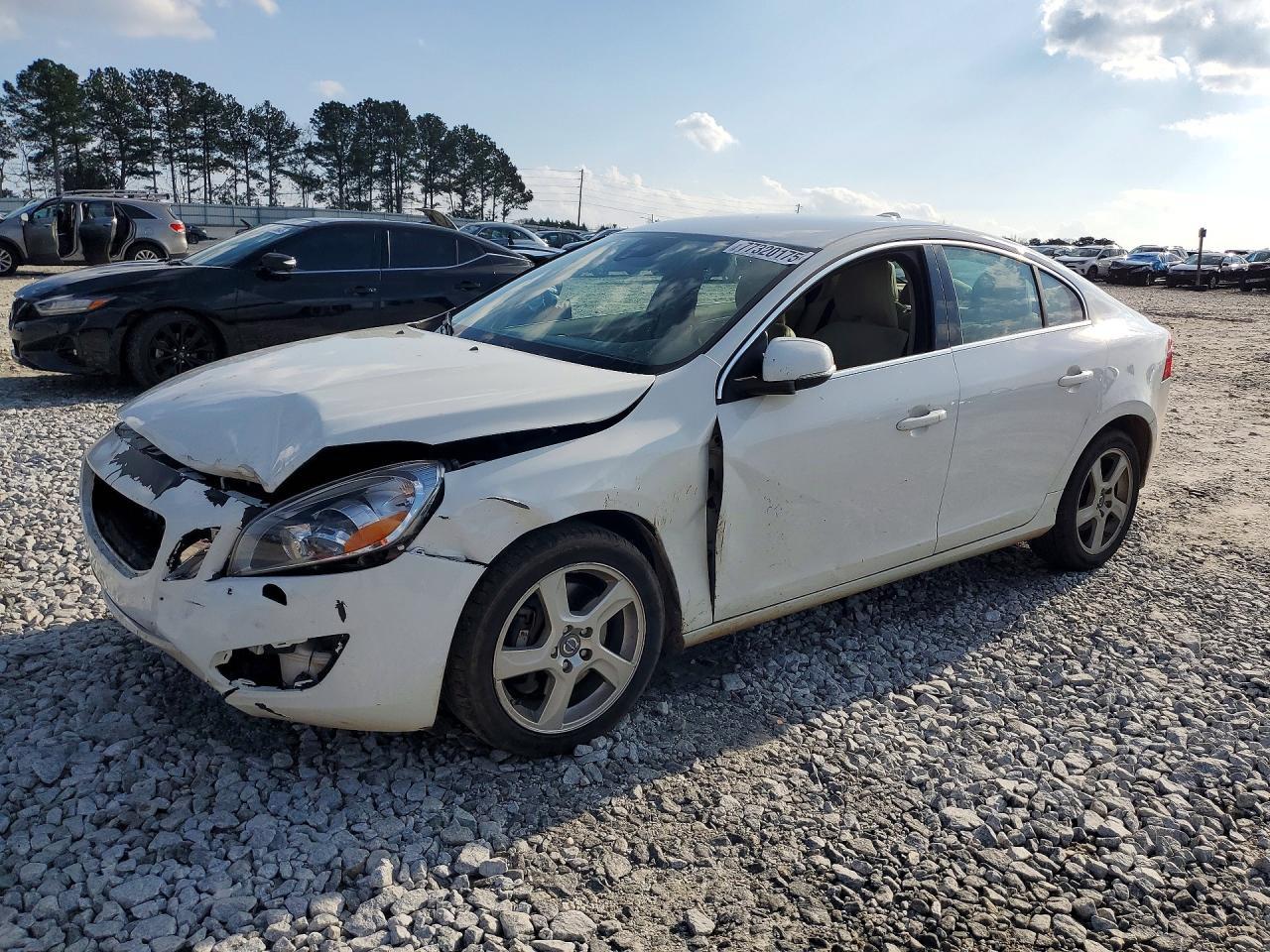 2013 VOLVO S60
